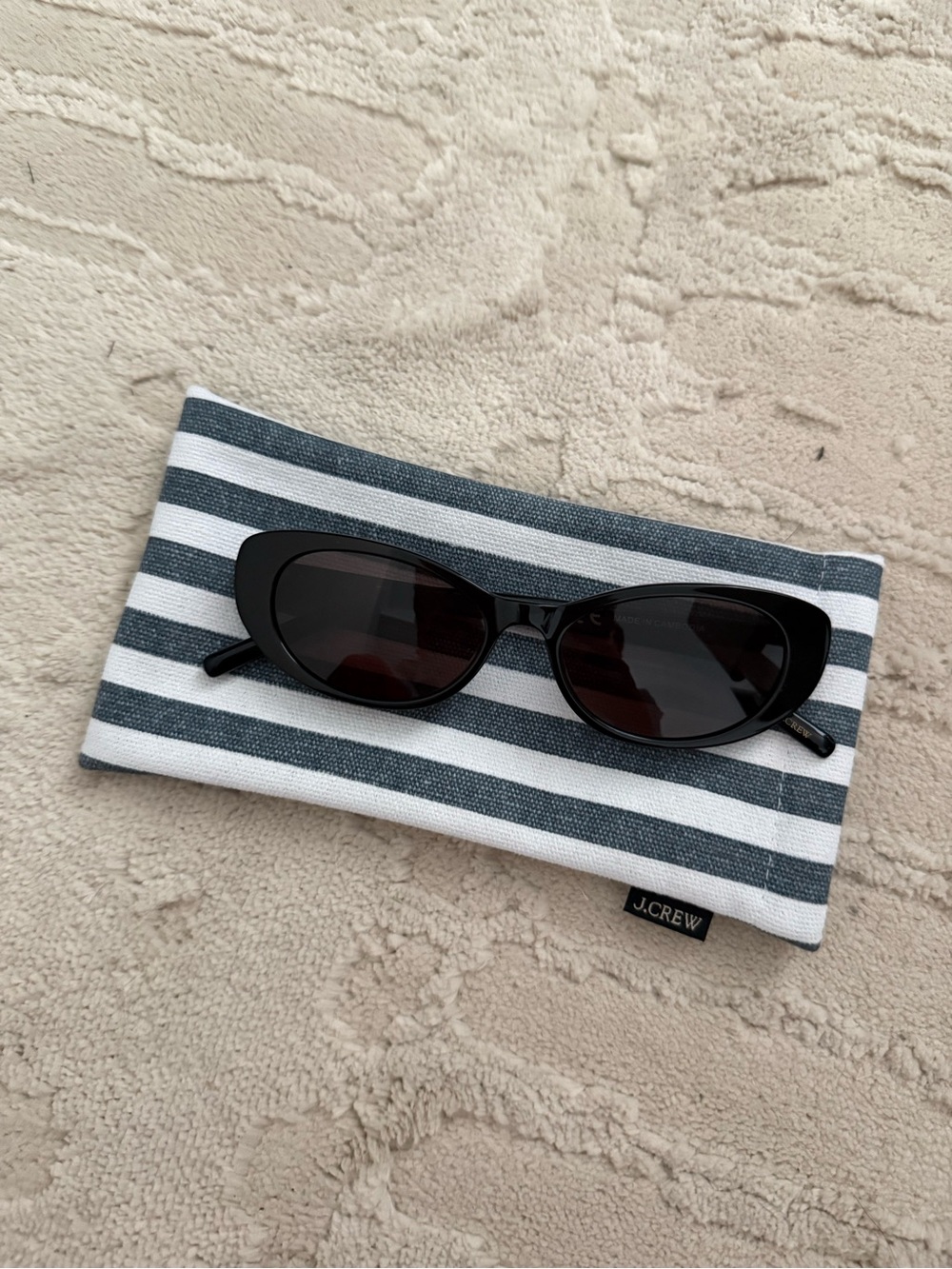 Like New J.Crew Sunglasses - Picture 3 of 4